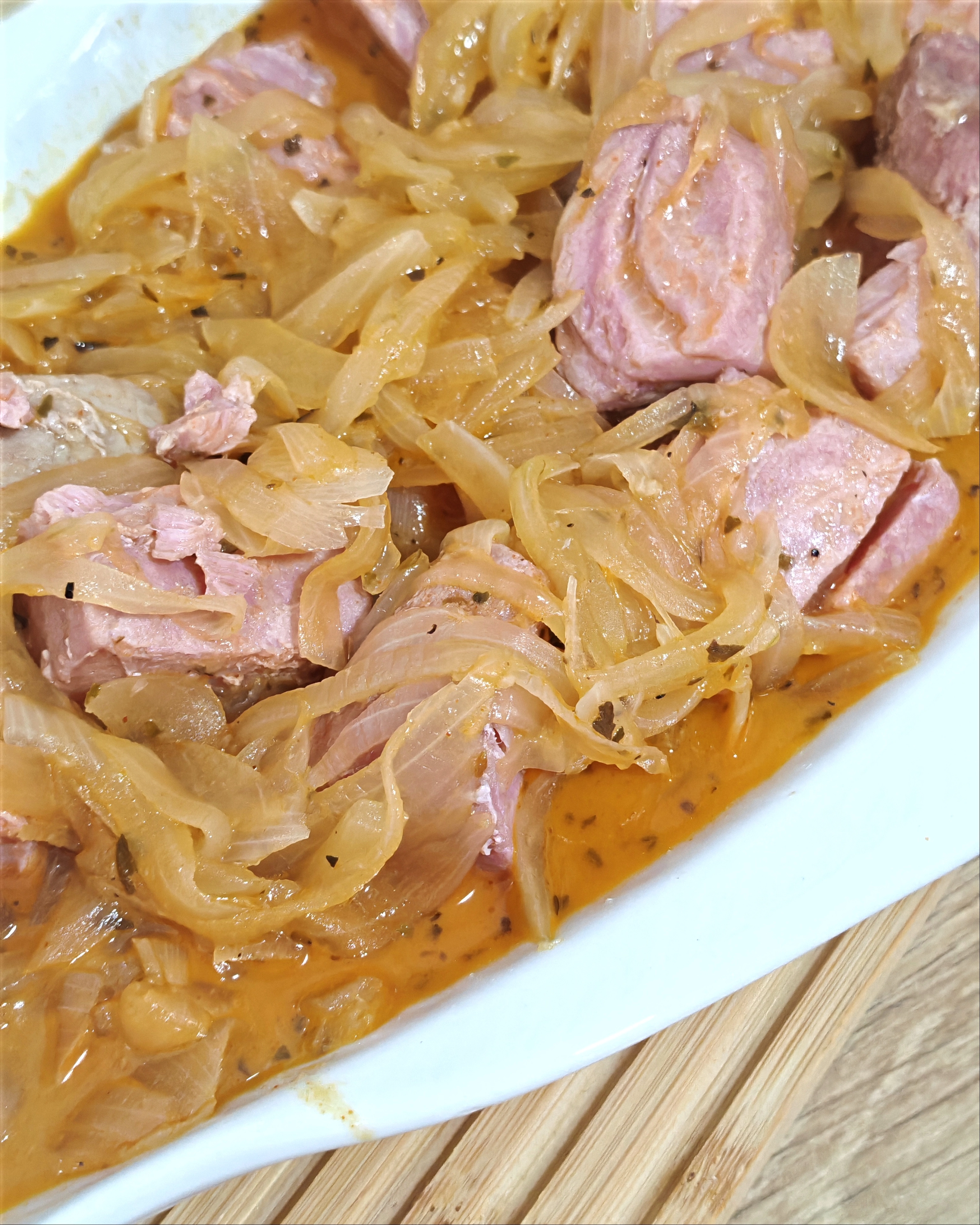 ATÚN ENCEBOLLADO
