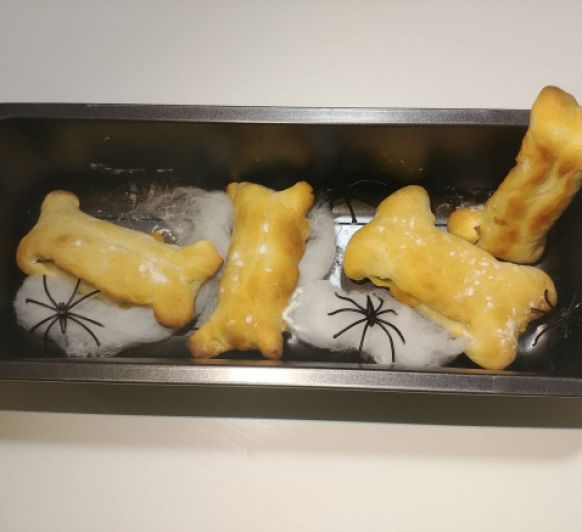 Huesos salados de pan y ajo - Halloween