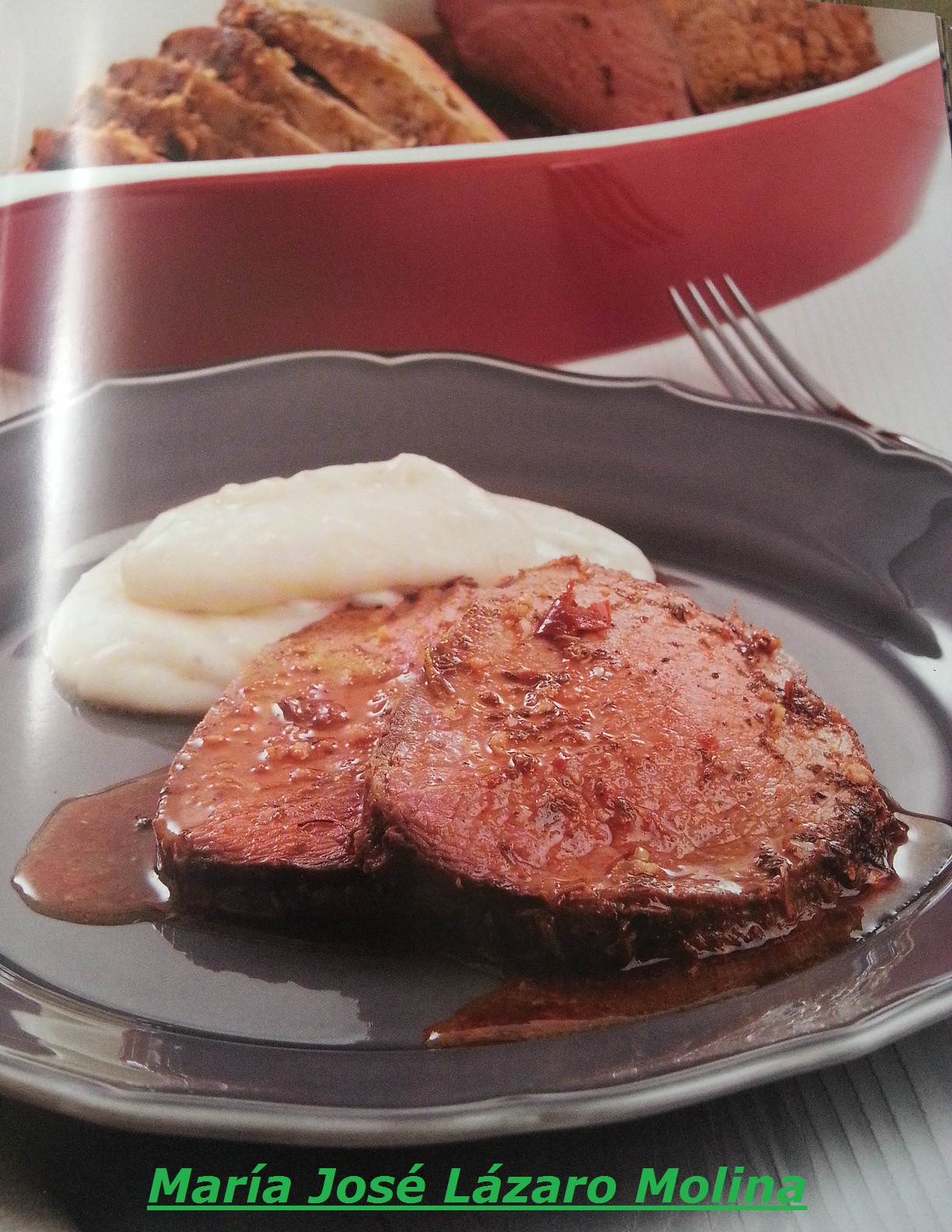 RABILLO DE TERNERA AL CHIMICHURRI Y PATATAS DUQUESA CON ZANAHORIA EN