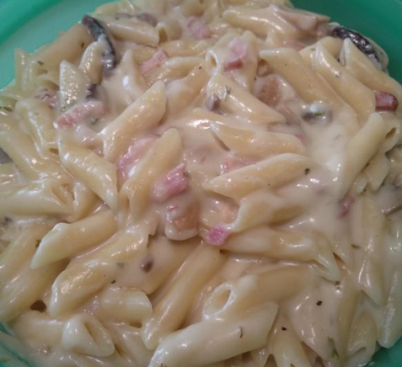 Macarrones carbonara con cerveza